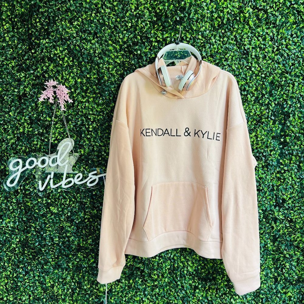 🍑 Brand New Kendall and Kylie Peach Whip Hoodie 🍑